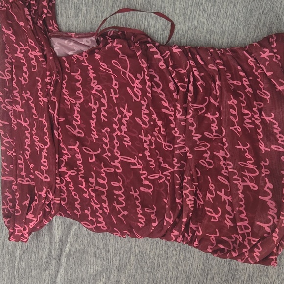 ANTHROPOLOGIE Off-Shoulder Burgundy Top with Script Print - Picture 4 of 5
